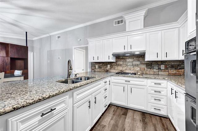 10226 Carlow Lane, La Porte, TX 77571