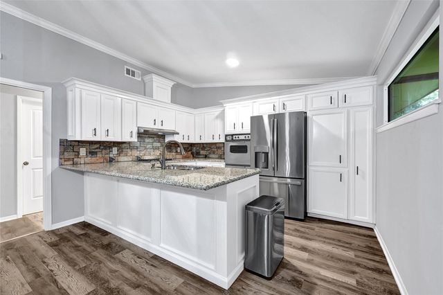 10226 Carlow Lane, La Porte, TX 77571