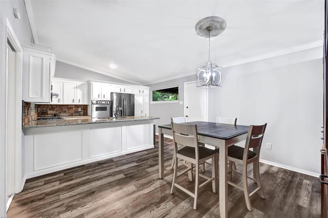 10226 Carlow Lane, La Porte, TX 77571