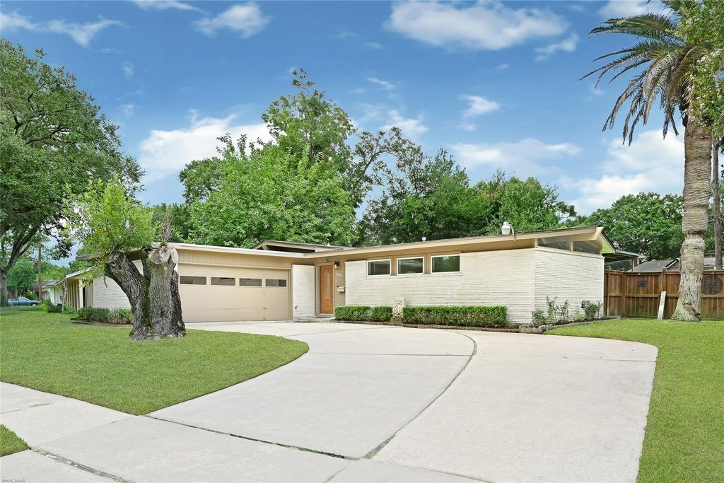 10226 Carlow Lane, La Porte, TX 77571