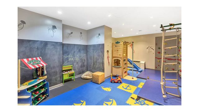 99 John St Apt 508, New York City, NY 10038