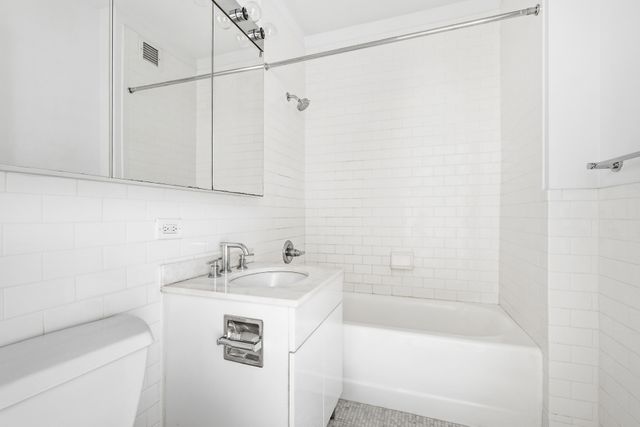 99 John St Apt 508, New York City, NY 10038