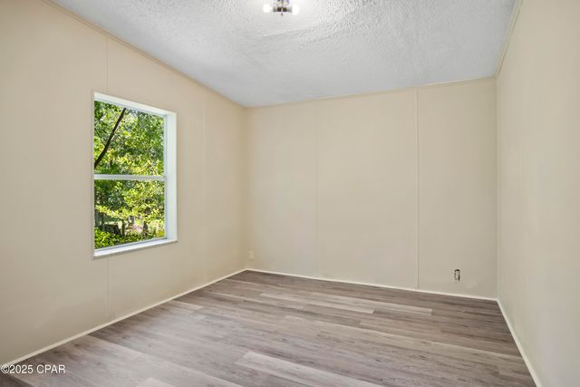 7868 Suellen Street, Sneads, FL 32460