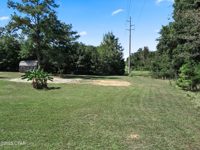 7868 Suellen Street, Sneads, FL 32460