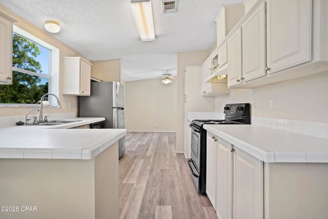 7868 Suellen Street, Sneads, FL 32460