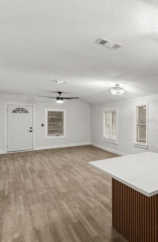 14317 10TH STREET, Dade City, FL 33523