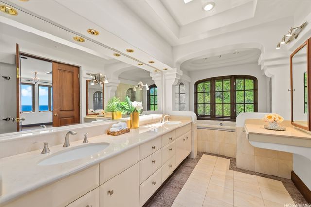 2999 Makalei Place, Honolulu, HI 96815