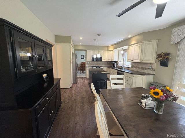 10170 Abrams Fork, Brighton Township, MI 48114