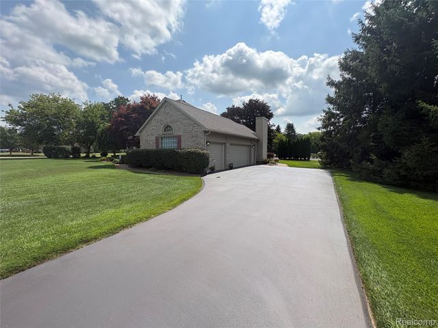 10170 Abrams Fork, Brighton Township, MI 48114
