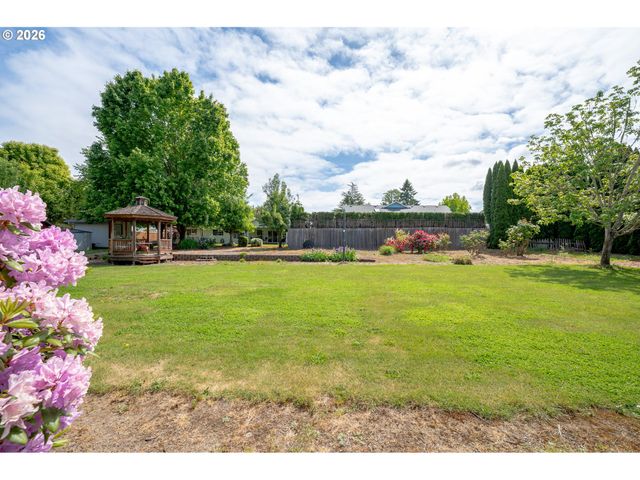 Ne Kristin Ct, Mc Minnville, OR 97128