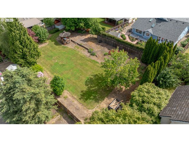 Ne Kristin Ct, Mc Minnville, OR 97128