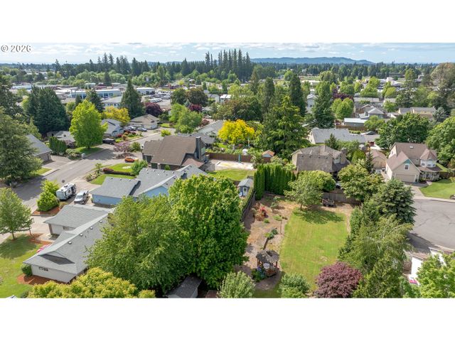 Ne Kristin Ct, Mc Minnville, OR 97128