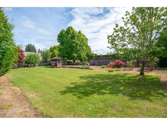 Ne Kristin Ct, Mc Minnville, OR 97128