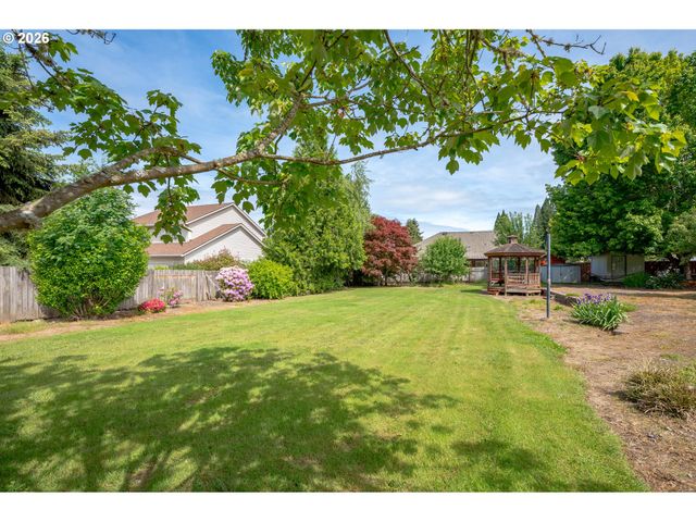 Ne Kristin Ct, Mc Minnville, OR 97128