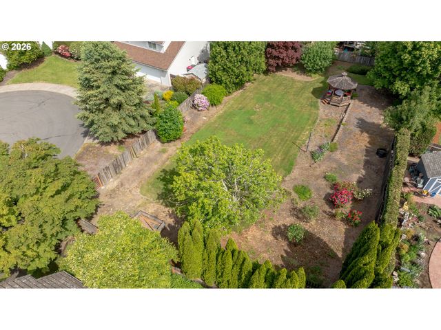 Ne Kristin Ct, Mc Minnville, OR 97128