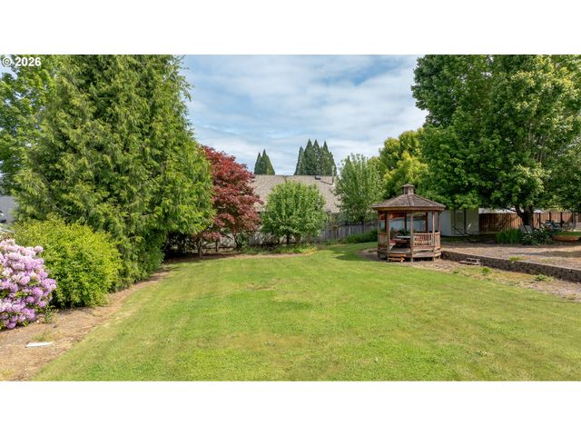 Ne Kristin Ct, Mc Minnville, OR 97128