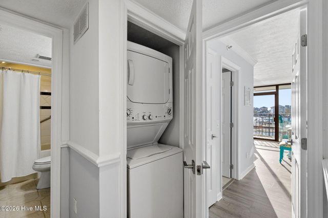 1080 Saint Joseph Street Apt 1e, Carolina Beach, NC 28428