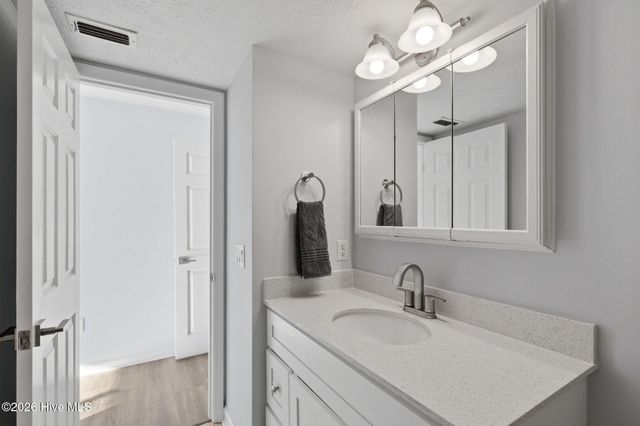 1080 Saint Joseph Street Apt 1e, Carolina Beach, NC 28428