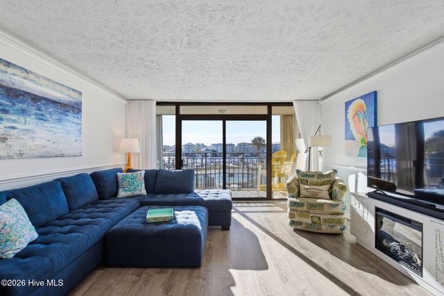 1080 Saint Joseph Street Apt 1e, Carolina Beach, NC 28428