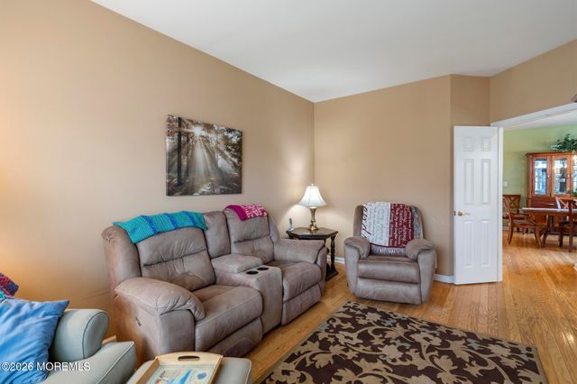 2 Windy Reef Court, Barnegat, NJ 08005