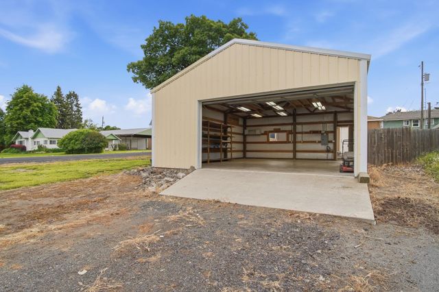319 E Spence St, Medical Lake, WA 99022
