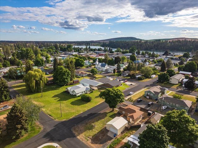 319 E Spence St, Medical Lake, WA 99022