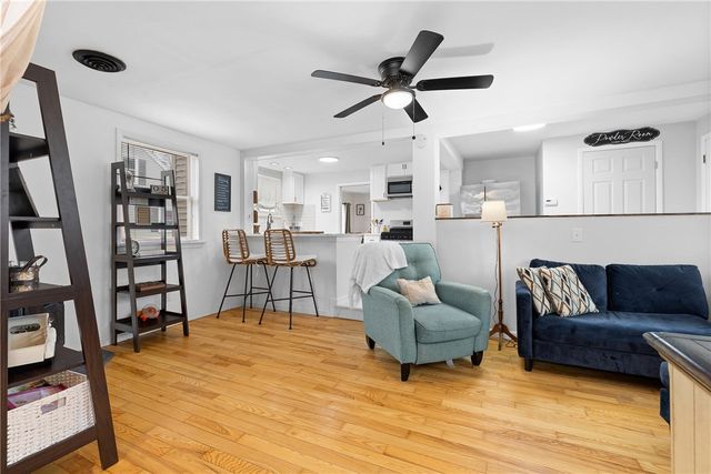 11 Gaylord St, Sodus, NY 14551