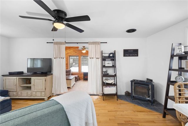 11 Gaylord St, Sodus, NY 14551