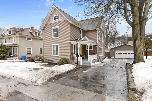 11 Gaylord St, Sodus, NY 14551