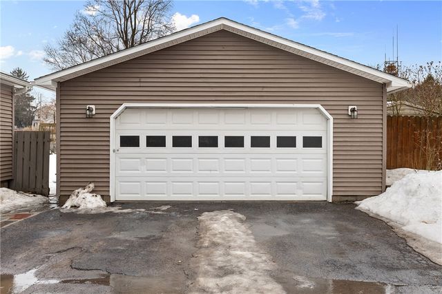 11 Gaylord St, Sodus, NY 14551