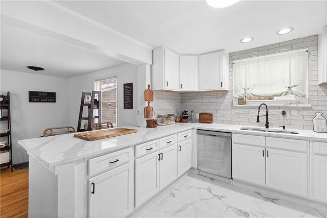 11 Gaylord St, Sodus, NY 14551