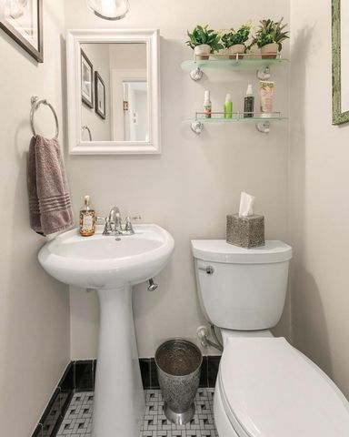 4771 N Woodruff AVENUE, Whitefish Bay, WI 53211