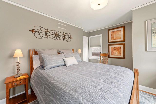 4771 N Woodruff AVENUE, Whitefish Bay, WI 53211