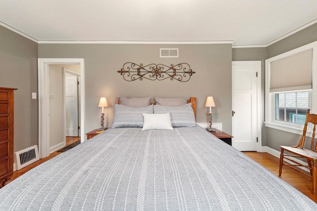 4771 N Woodruff AVENUE, Whitefish Bay, WI 53211