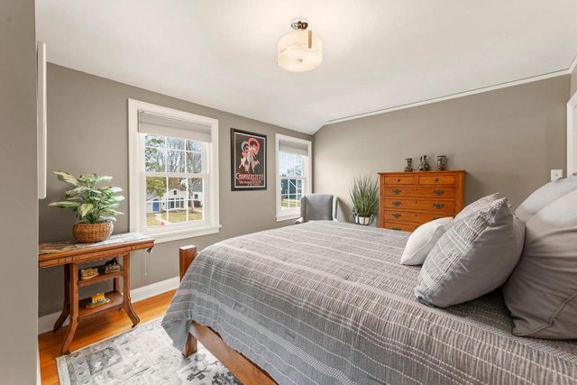 4771 N Woodruff AVENUE, Whitefish Bay, WI 53211