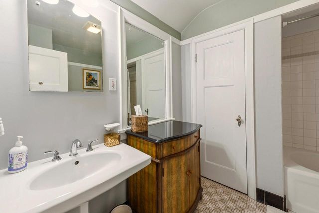 4771 N Woodruff AVENUE, Whitefish Bay, WI 53211