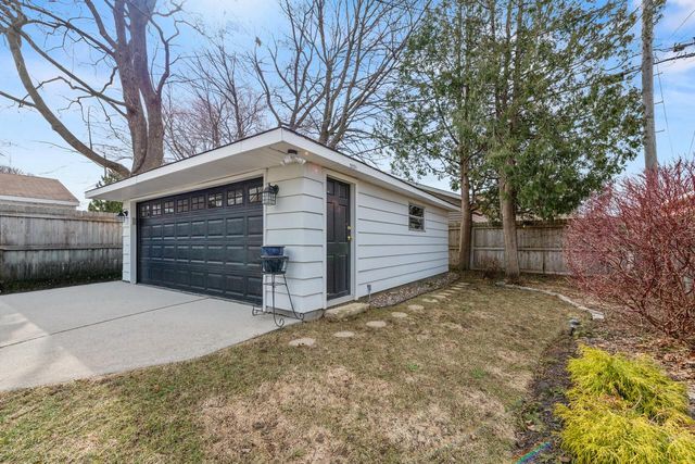 4771 N Woodruff AVENUE, Whitefish Bay, WI 53211
