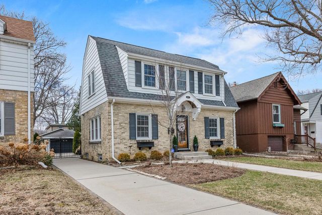 4771 N Woodruff AVENUE, Whitefish Bay, WI 53211