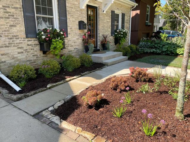 4771 N Woodruff AVENUE, Whitefish Bay, WI 53211