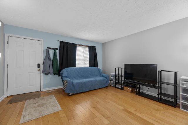 5326 Adderley Avenue, Columbus, OH 43232