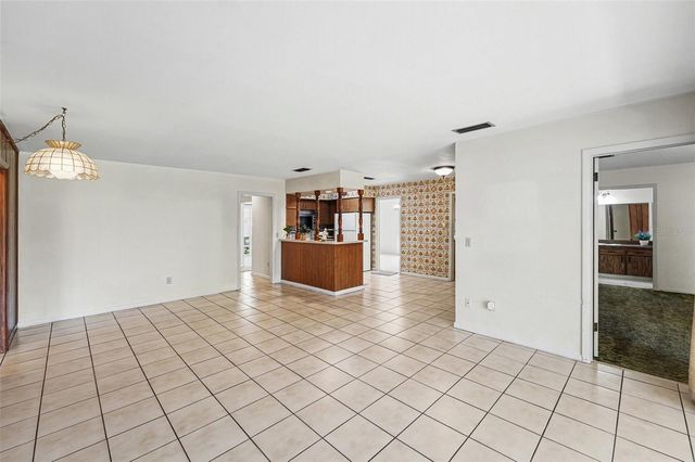 10414 RECLINATA LANE, Tampa, FL 33618