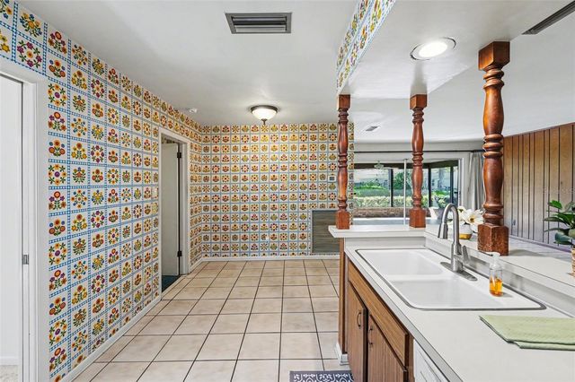 10414 RECLINATA LANE, Tampa, FL 33618