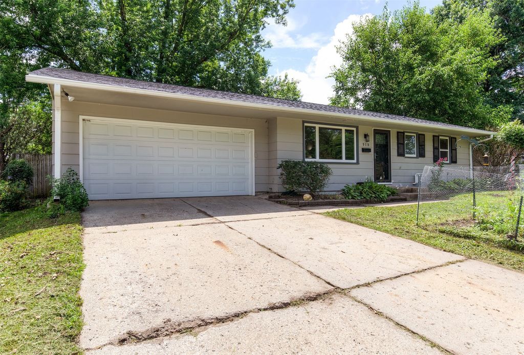 918 Arizona Avenue, Ames, IA 50014