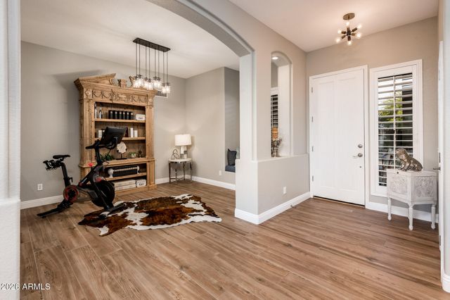 4375 E LARIAT Lane, Phoenix, AZ 85050