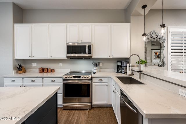 4375 E LARIAT Lane, Phoenix, AZ 85050