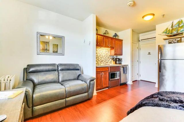 1273 Graves Harbor Trail 3303, Huddleston, VA 24104
