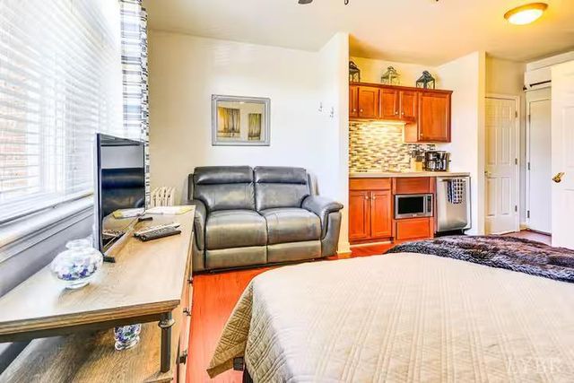 1273 Graves Harbor Trail 3303, Huddleston, VA 24104