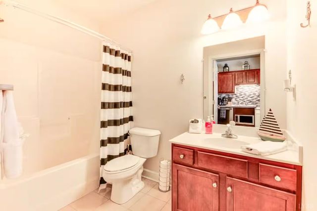 1273 Graves Harbor Trail 3303, Huddleston, VA 24104