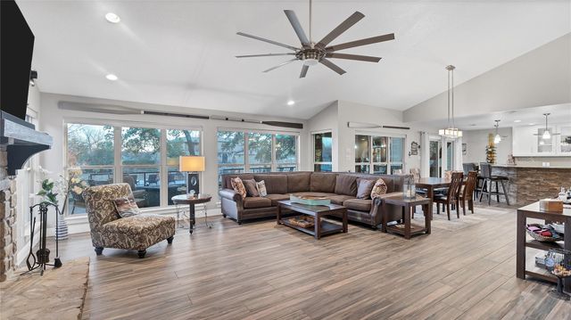 450 Pecan Creek DR, Horseshoe Bay, TX 78657