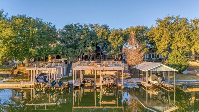 450 Pecan Creek DR, Horseshoe Bay, TX 78657